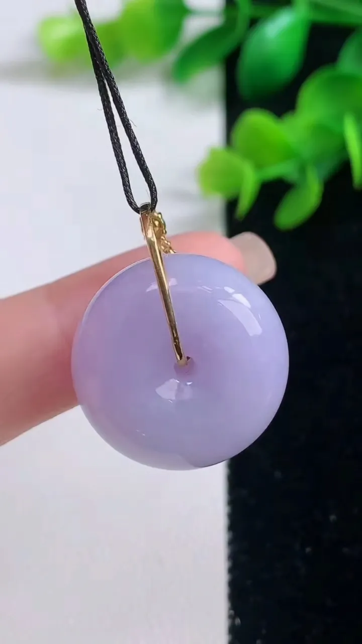 天然A货翡翠18k金紫罗兰平安扣吊坠，尺寸21-11.5，重量:12.15g
9月4日
