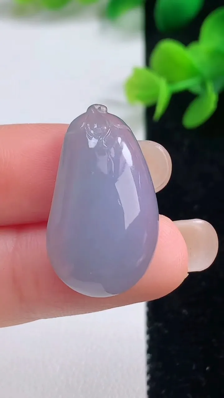 天然A货翡翠紫罗兰福瓜镶嵌件，尺寸27-15-5.8，重量:4.35g
9月4日