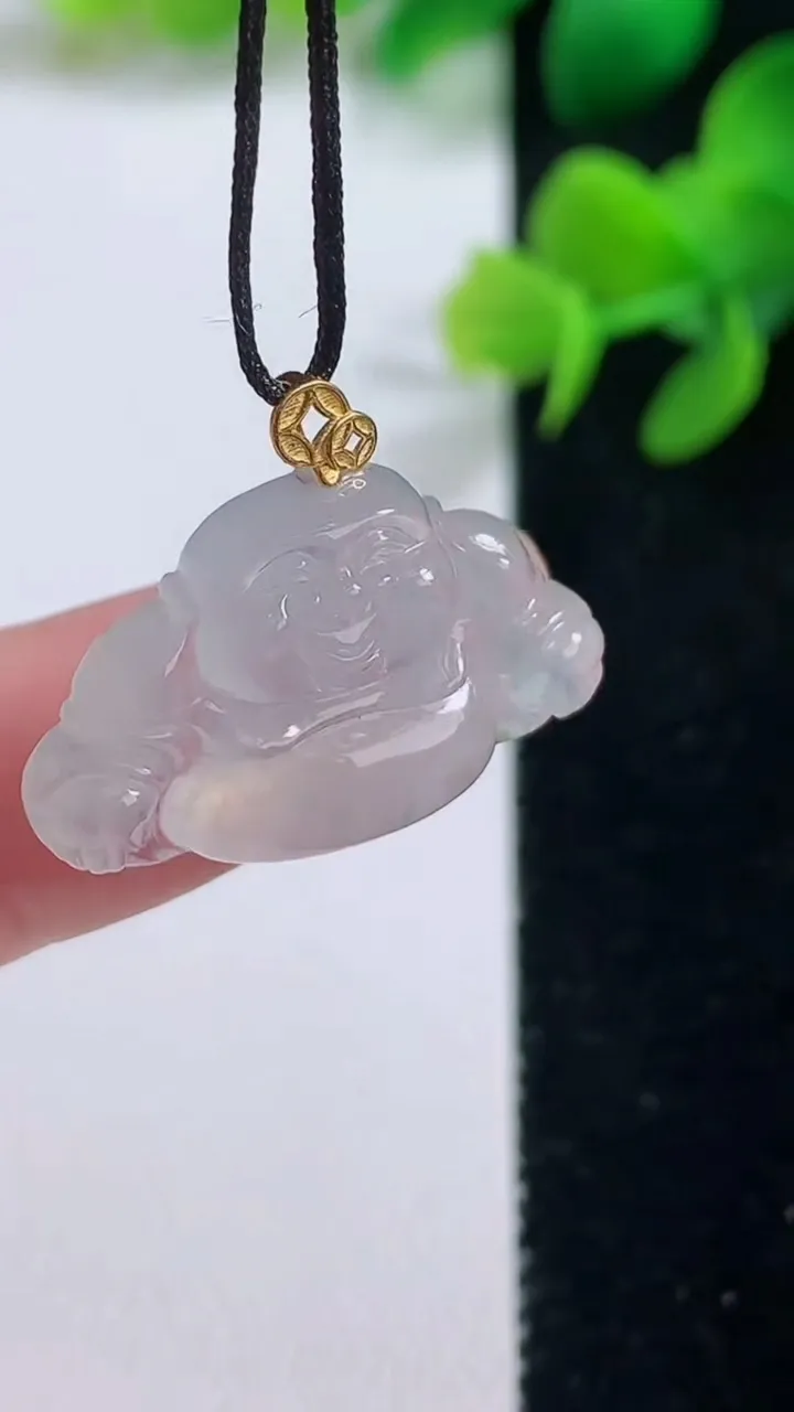 天然A货翡翠种白冰佛公吊坠，尺寸15-24-5.7，重量:3.67g
9月4日