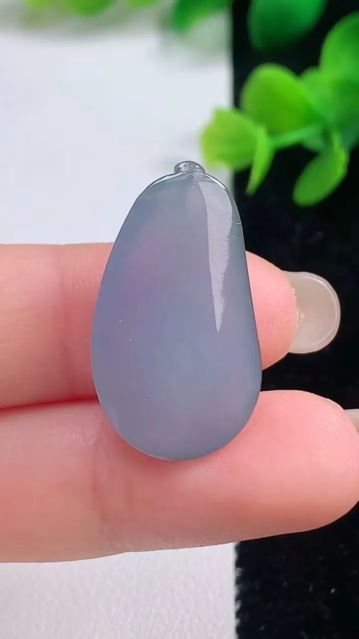 天然A货翡翠紫罗兰福瓜镶嵌件，尺寸27-15-5.8，重量:4.35g
9月4日