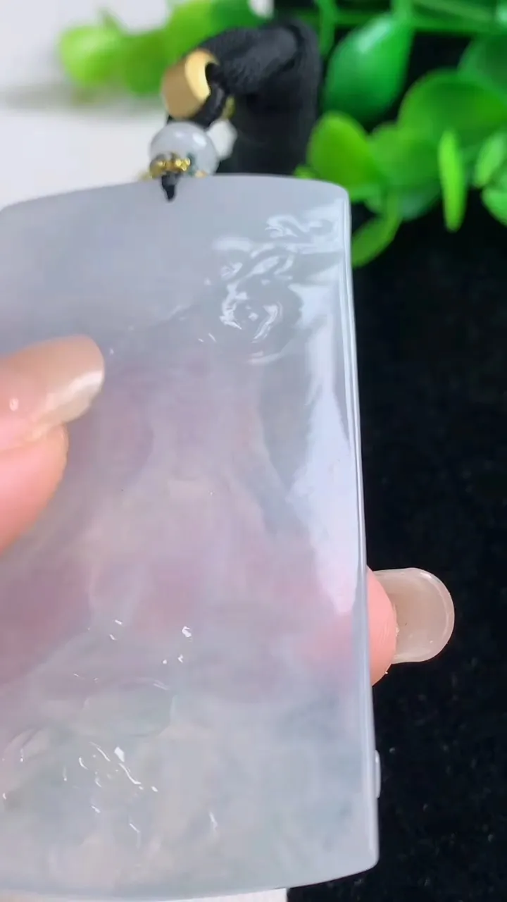 天然A货翡翠种白冰普贤菩萨吊坠，尺寸64-42-5，重量:41.28g
9月4日