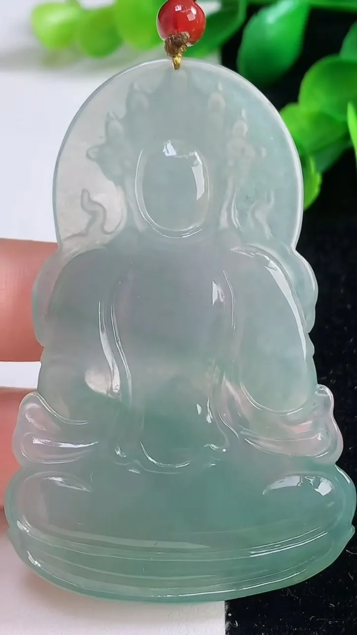 天然A货翡翠度母观音菩萨吊坠，尺寸69-42.8-4.2，重量:26.45g
9月4日