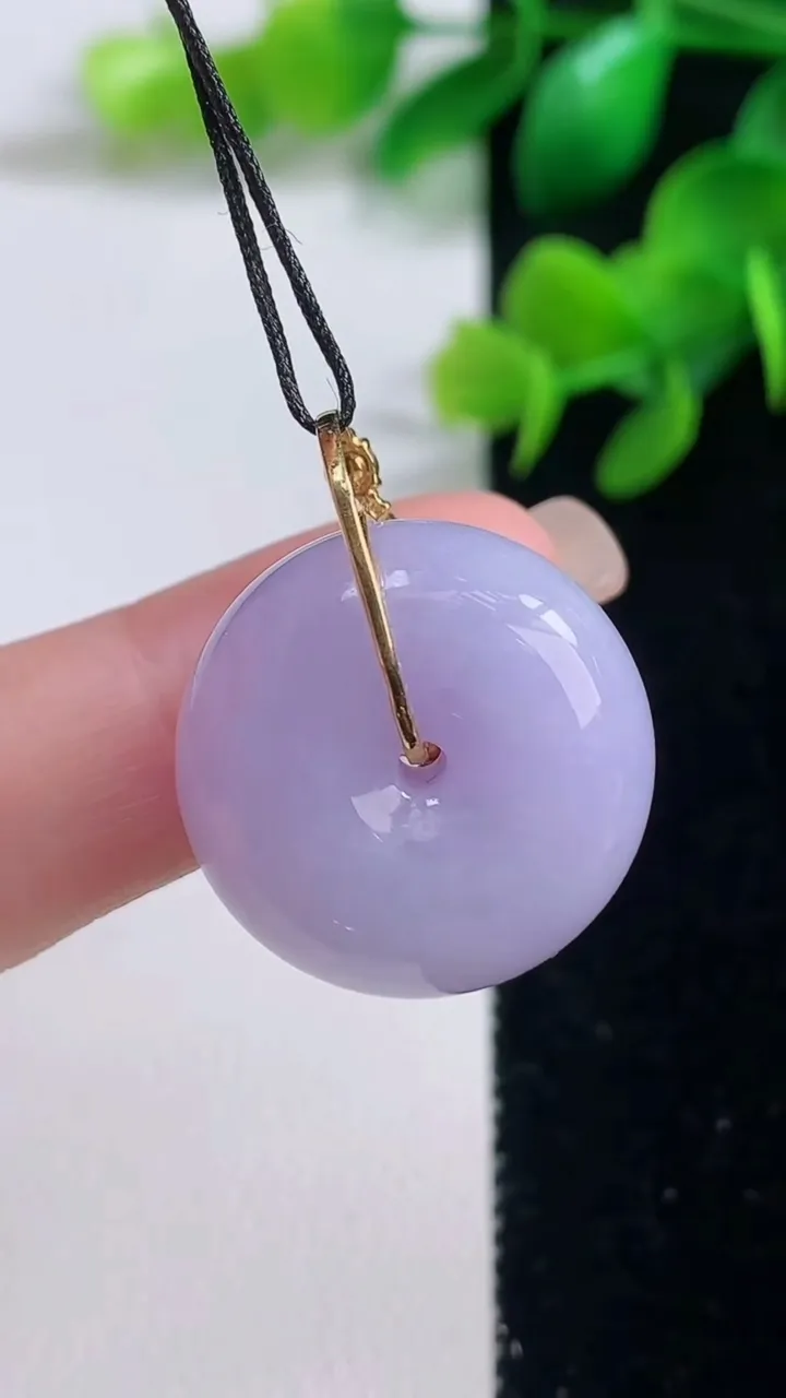 天然A货翡翠18k金紫罗兰平安扣吊坠，尺寸21-11.5，重量:12.15g
9月4日