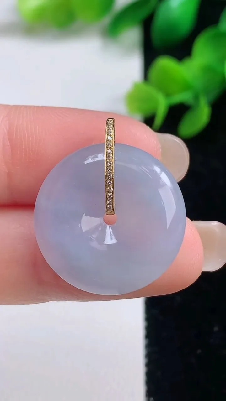 天然A货翡翠18k金紫罗兰平安扣吊坠，尺寸21.3-4.3，重量:4.51g
9月4日