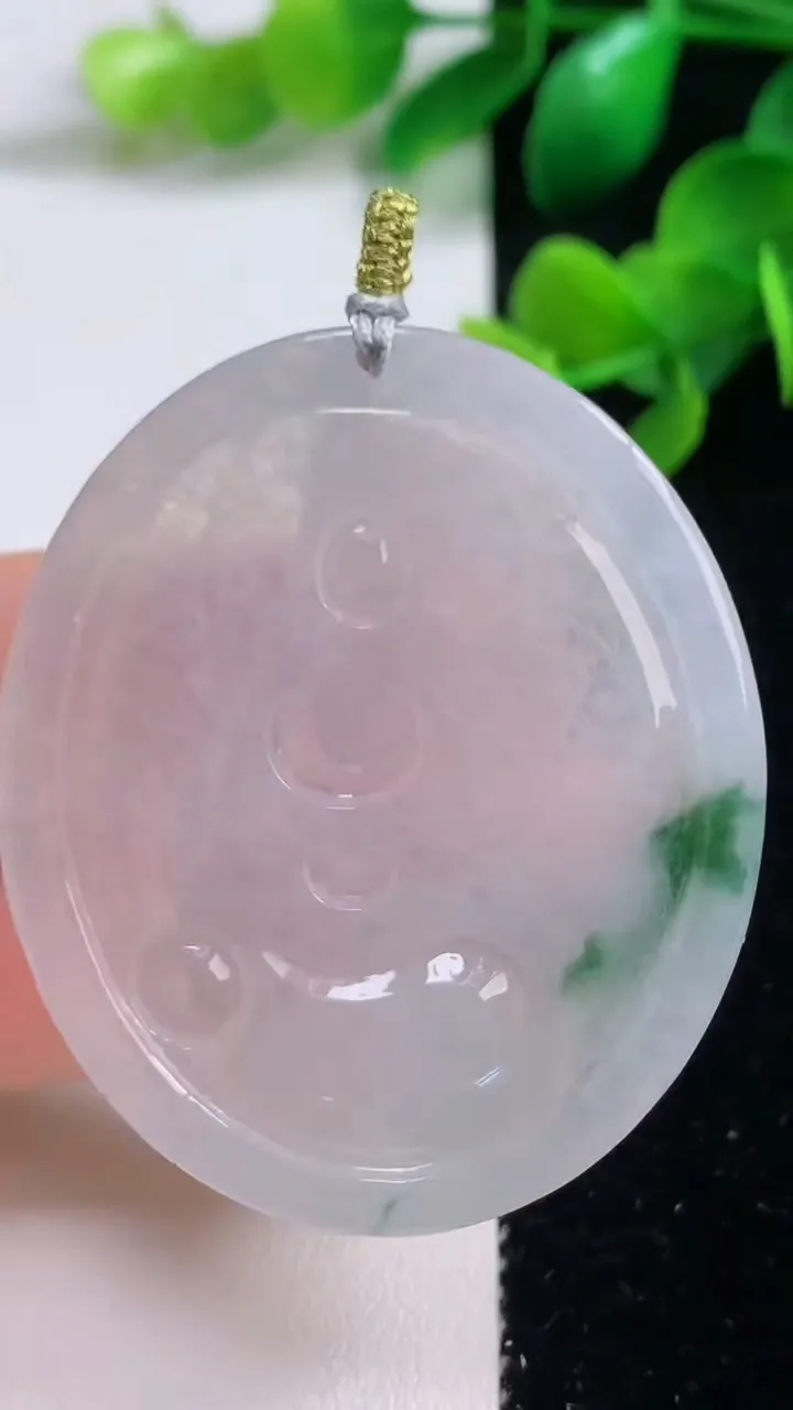 天然A货翡翠冰种飘花普贤菩萨吊坠，尺寸50.3-42.6-5，重量:22.93g
9月4日