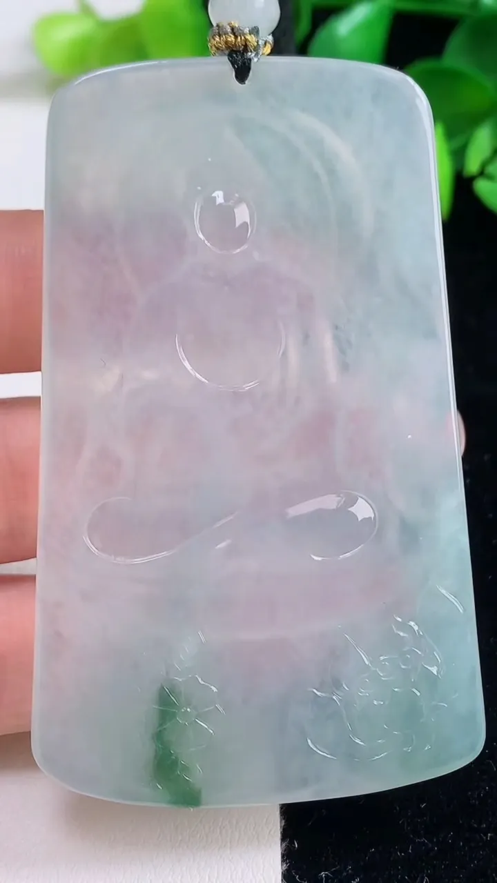 天然A货翡翠种飘花阿尼陀佛吊坠，尺寸71-43-5，重量:43.97g
9月4日