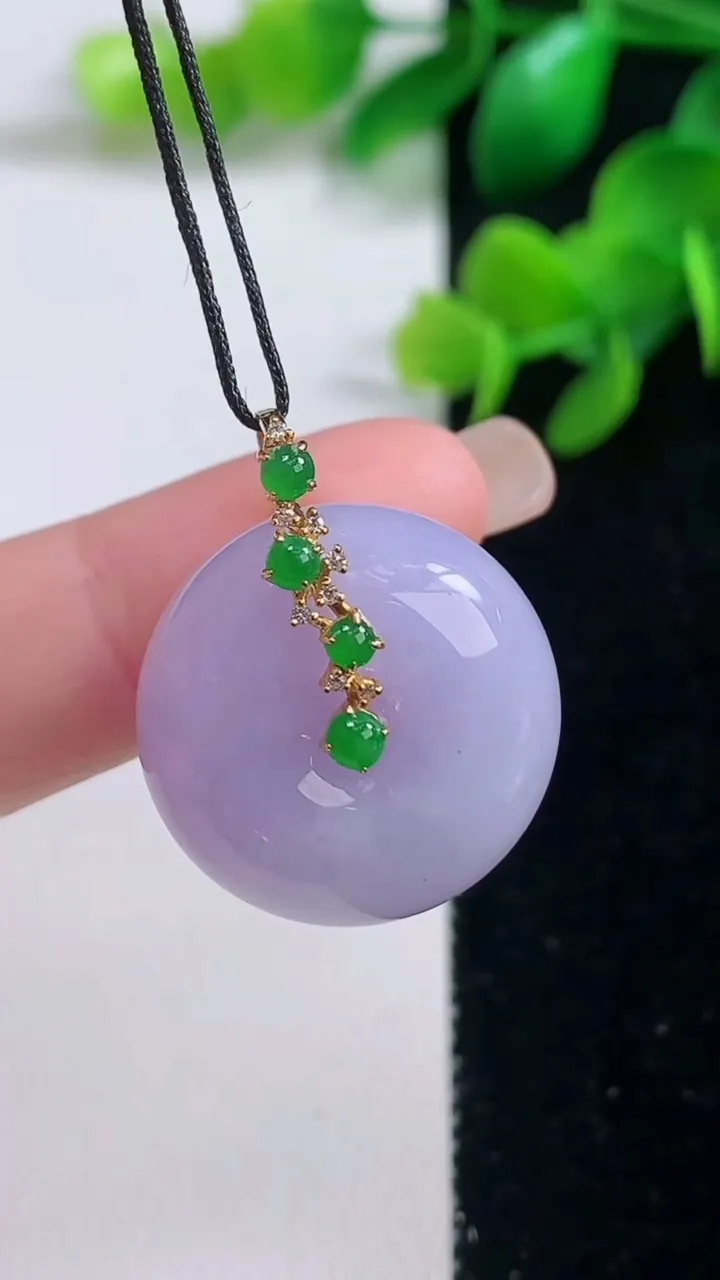 天然A货翡翠18k金紫罗兰平安扣吊坠，尺寸21-11.5，重量:12.15g
9月4日