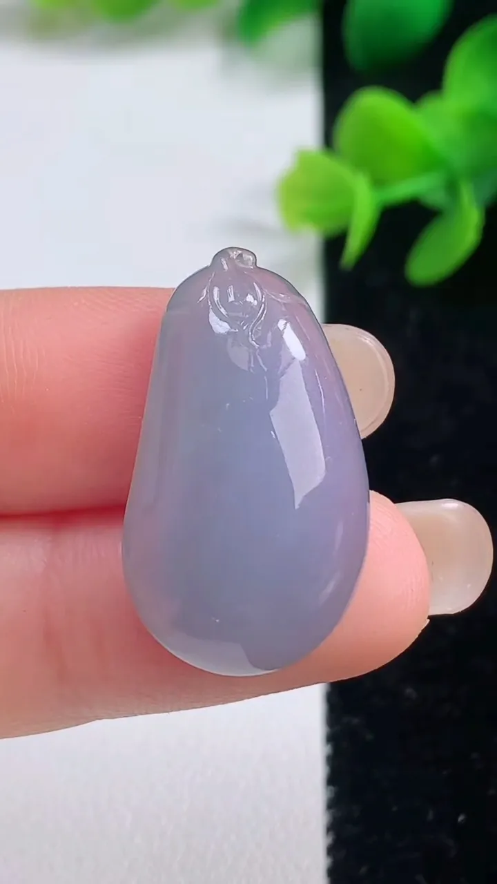 天然A货翡翠紫罗兰福瓜镶嵌件，尺寸27-15-5.8，重量:4.35g
9月4日