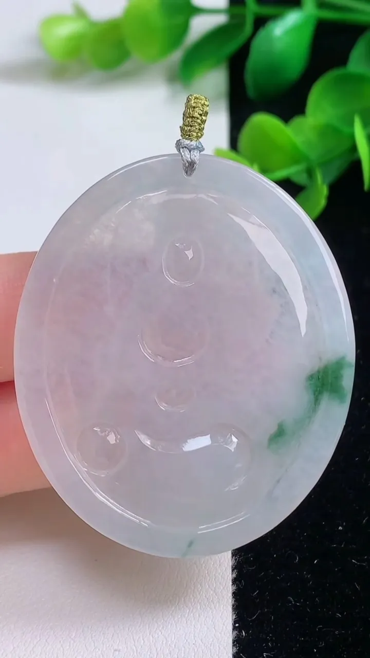 天然A货翡翠冰种飘花普贤菩萨吊坠，尺寸50.3-42.6-5，重量:22.93g
9月4日
