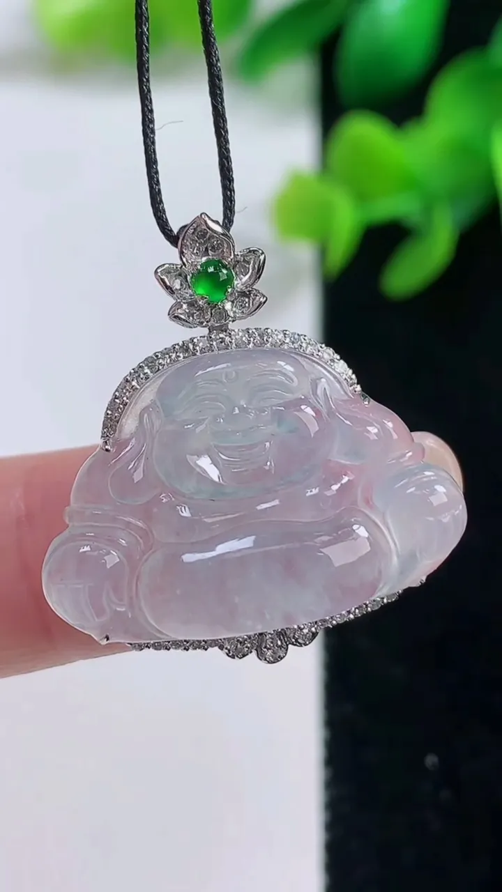 天然A货翡翠种白冰佛公吊坠，尺寸26.5-16.3-25-6.5，重量:3.78g
9月4日