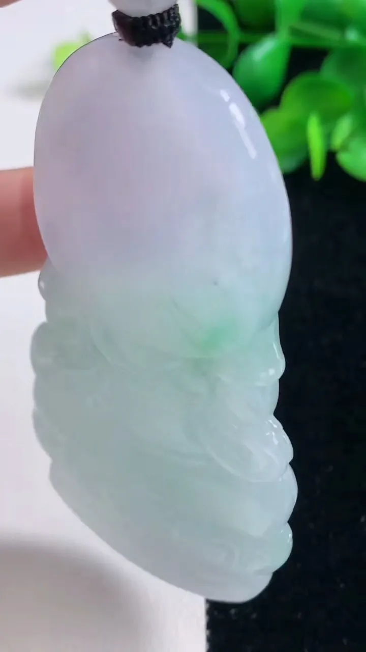 天然A货翡翠大势至观音菩萨吊坠，尺寸74-41-8，重量:59.94g
9月4日