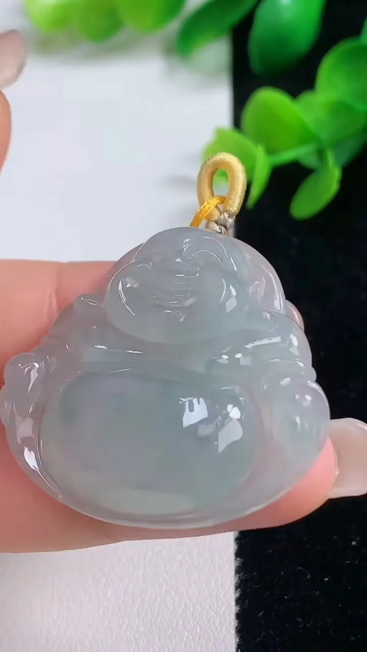 天然A货翡翠冰种飘花佛公吊坠，尺寸33-35.3-6.5，重量:12.23g
9月4日