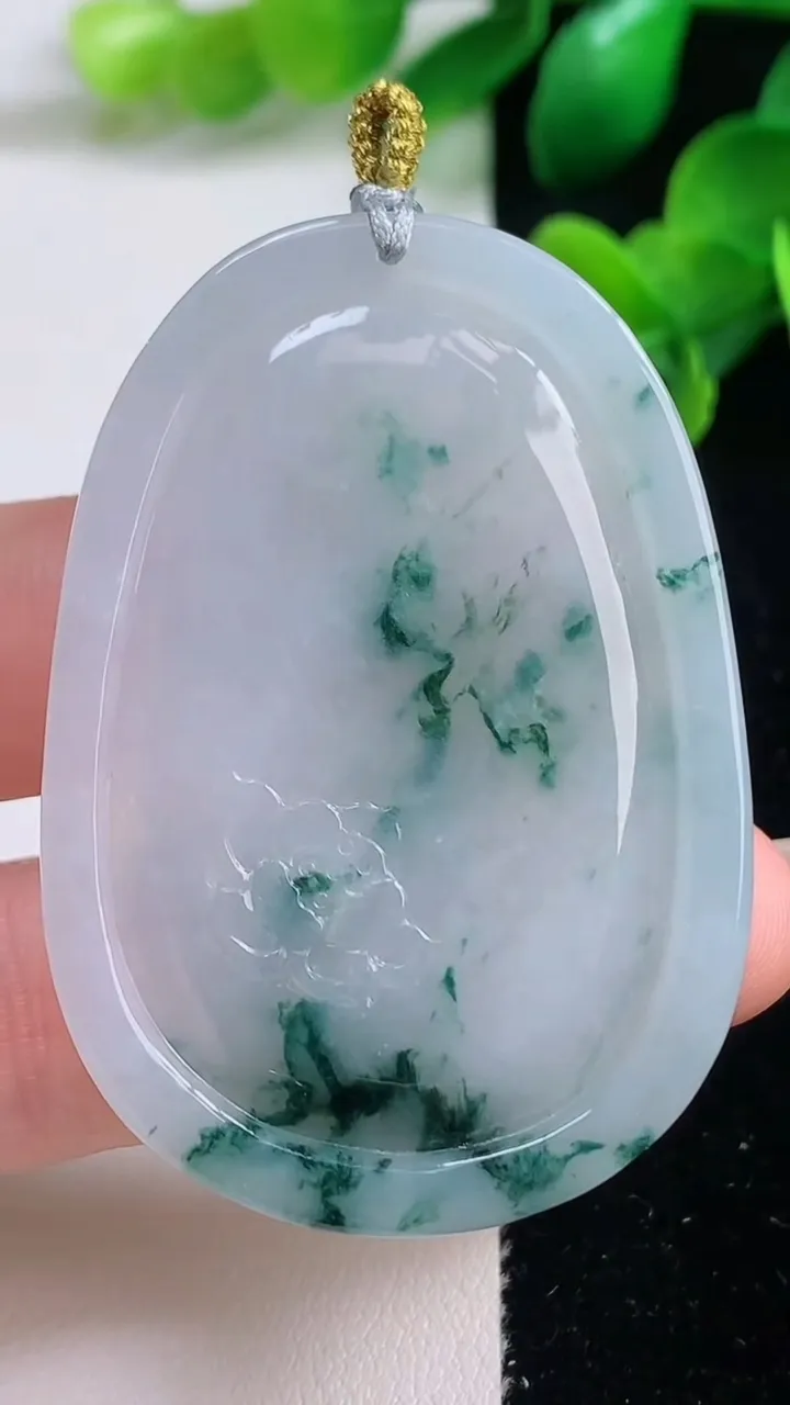 天然A货翡翠冰种飘花生肖虎吊坠，尺寸52-36.4-6.3，重量:25.90g
9月4日
