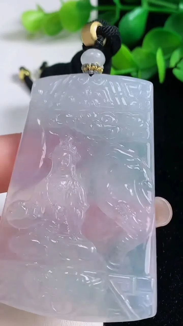 天然A货翡翠种白冰普贤菩萨吊坠，尺寸64-42-5，重量:41.28g
9月4日