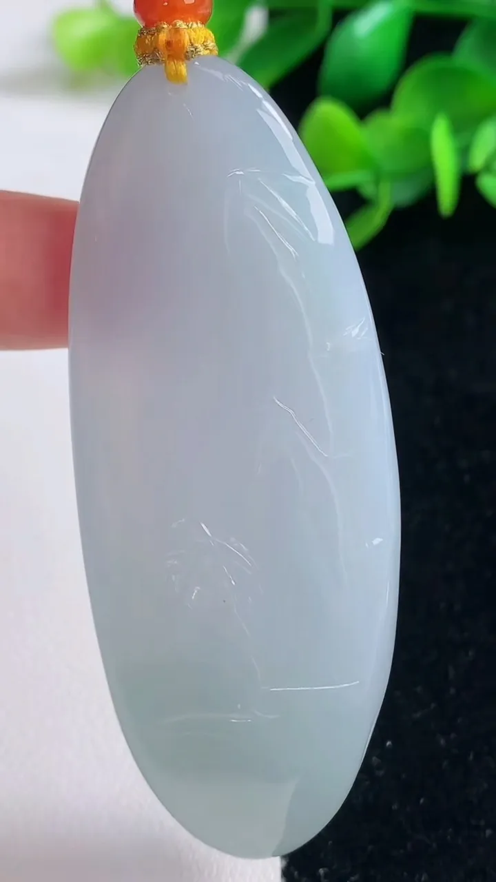 天然A货翡翠紫罗兰素衣观音吊坠，尺寸69-25.5-10.4，重量:44.40g
9月4日