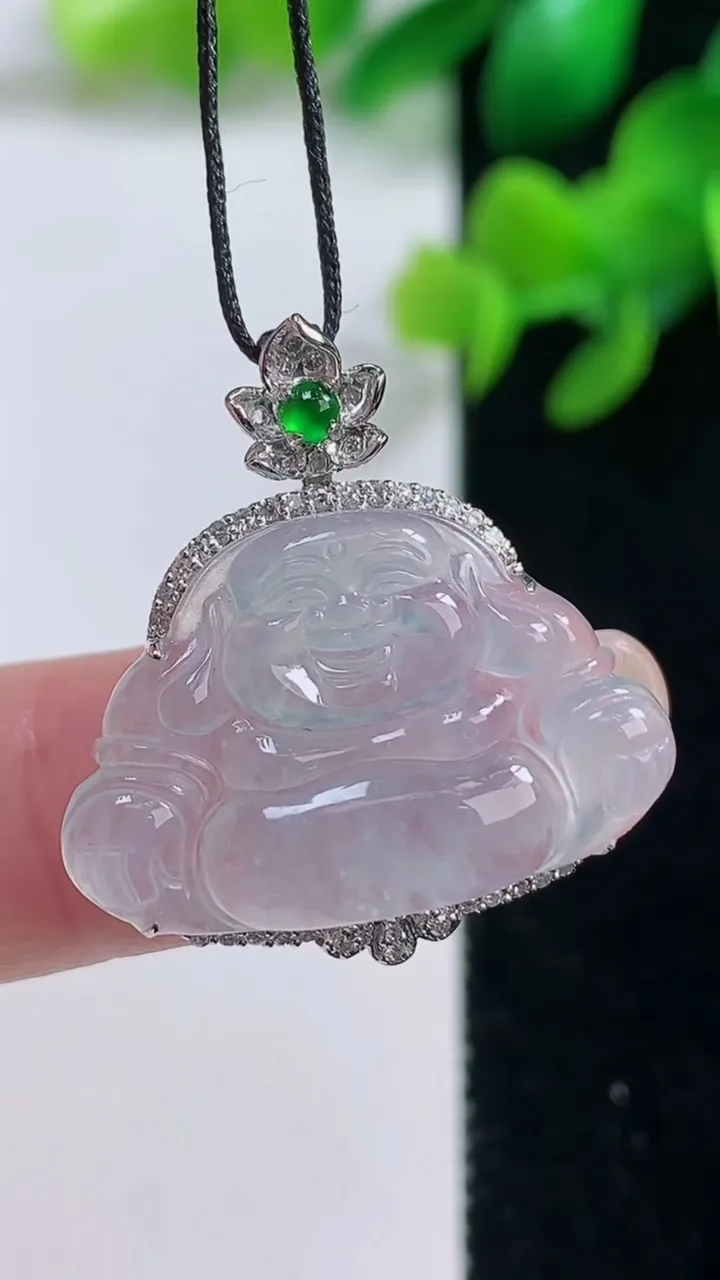 天然A货翡翠种白冰佛公吊坠，尺寸26.5-16.3-25-6.5，重量:3.78g
9月4日