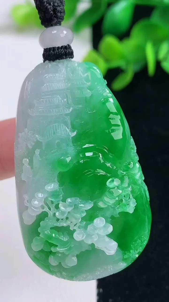 天然A货翡翠山水牌吊坠，尺寸47.6-28-10.6，重量:30.07g
9月4日