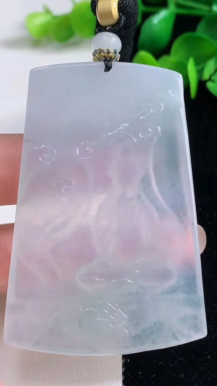 天然A货翡翠种白冰普贤菩萨吊坠，尺寸64-42-5，重量:41.28g
9月4日