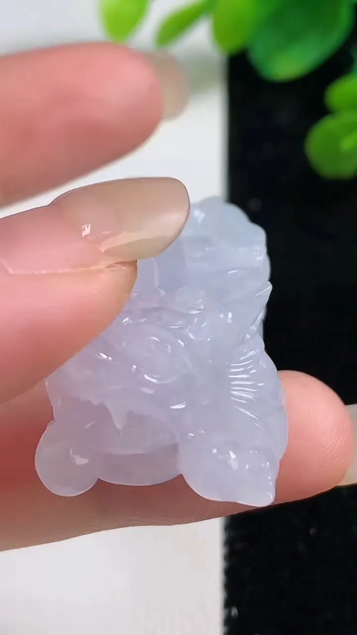 天然A货翡翠紫罗兰貔貅吊坠，尺寸43-19.4-12.8，重量:25.12g
9月4日