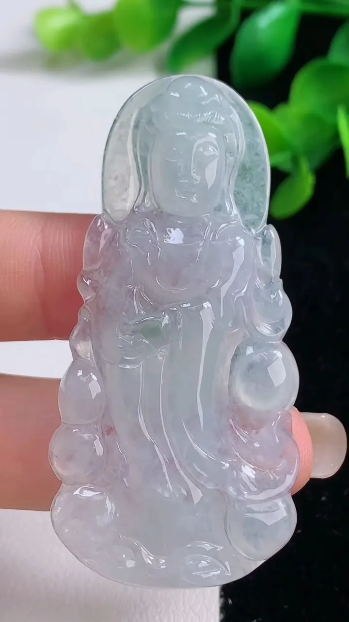 天然A货翡翠冰种飘花观音菩萨吊坠，尺寸59-27.2-5，重量:14.65g
9月4日