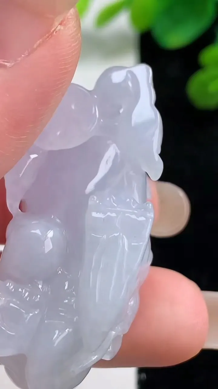 天然A货翡翠紫罗兰貔貅吊坠，尺寸43-19.4-12.8，重量:25.12g
9月4日