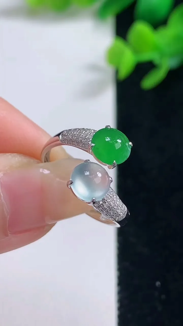 天然A货翡翠蛋面戒指，尺寸6.2，重量:1.96g2025年9月4日
工厂直销收藏佳品,种好水足，色