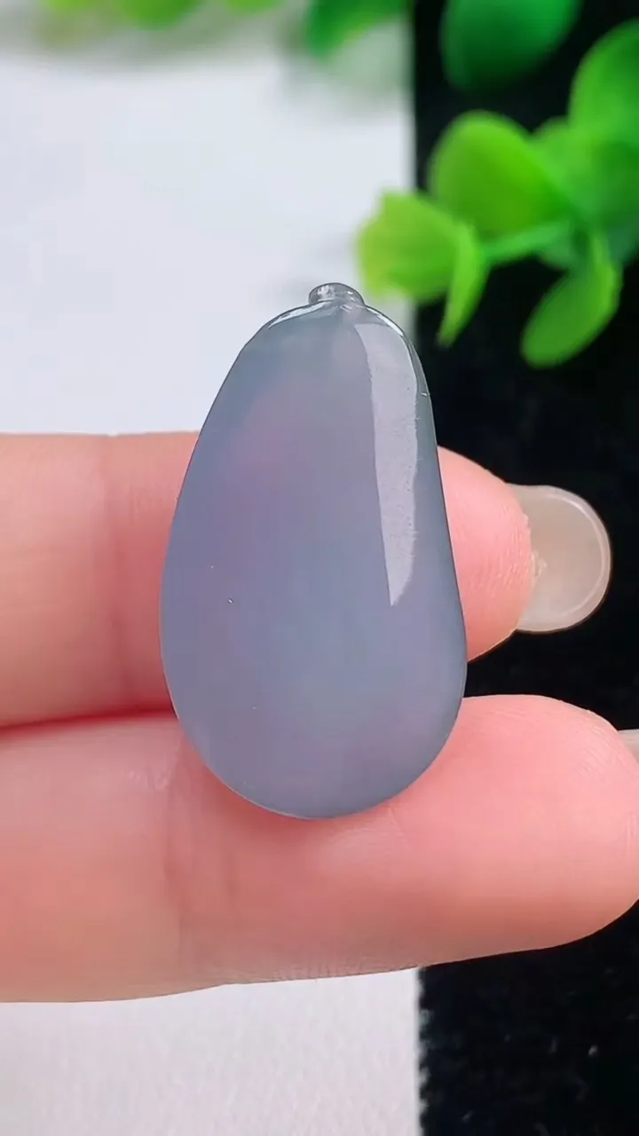 天然A货翡翠紫罗兰福瓜镶嵌件，尺寸27-15-5.8，重量:4.35g
9月4日
