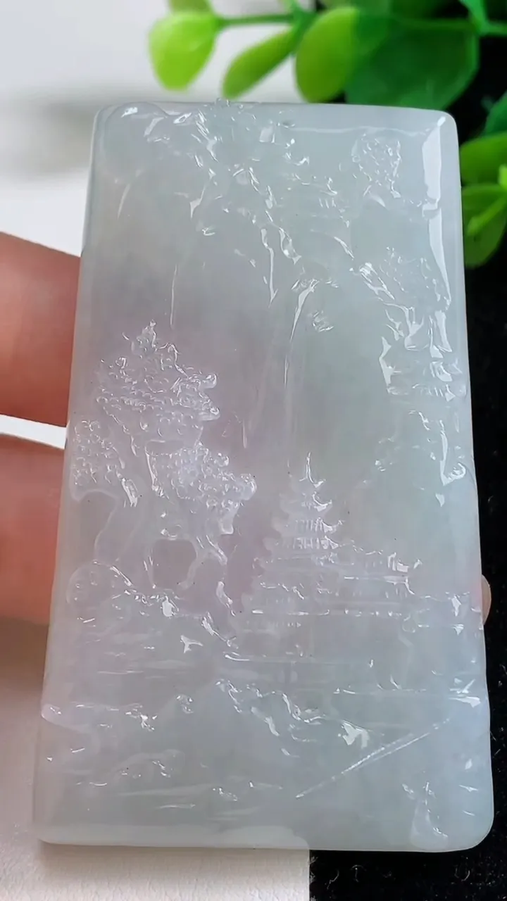 天然A货翡翠山水牌吊坠，尺寸66.3-3897-5.7，重量:41.01g
9月5日