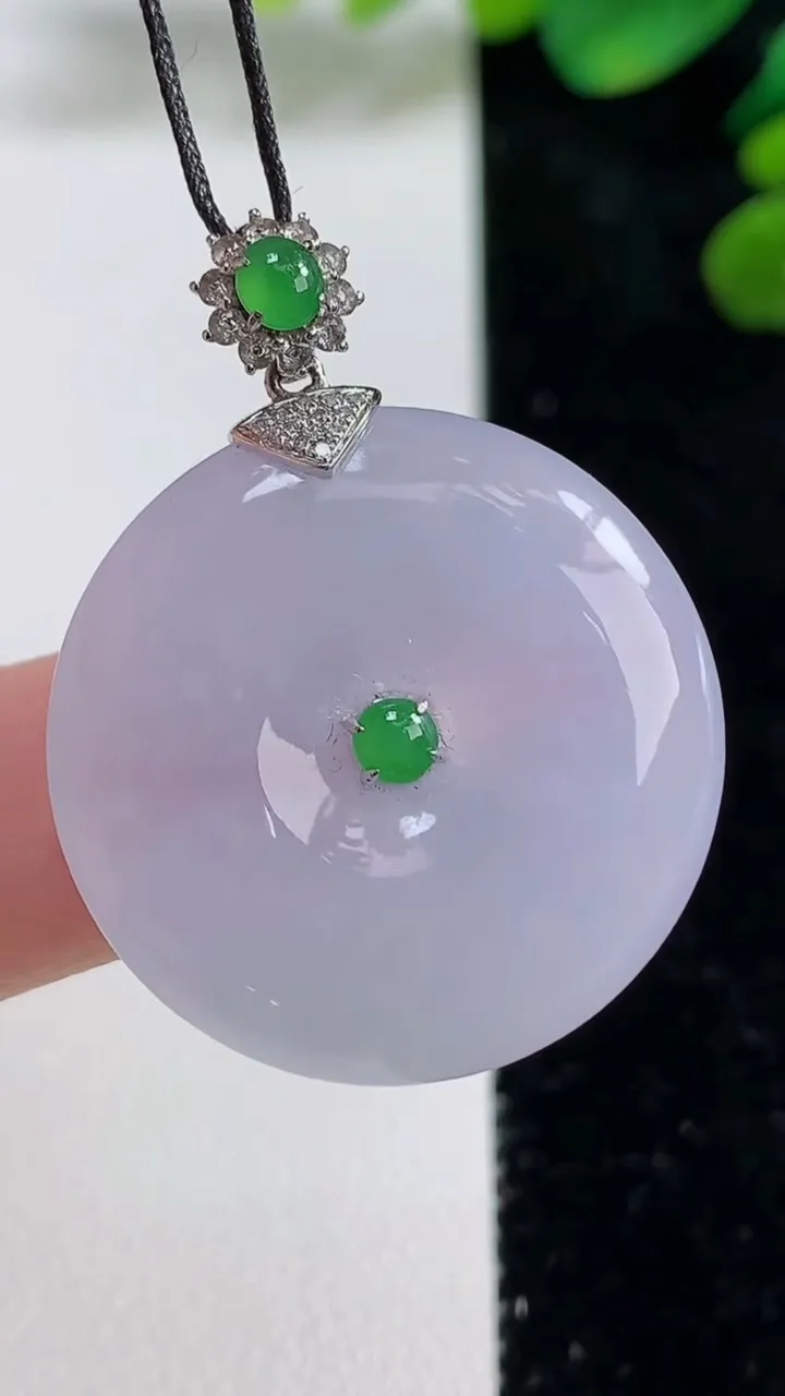 天然A货翡翠种紫罗兰平安扣吊坠，尺寸26.8-5.6，重量:9.76g
9月5日