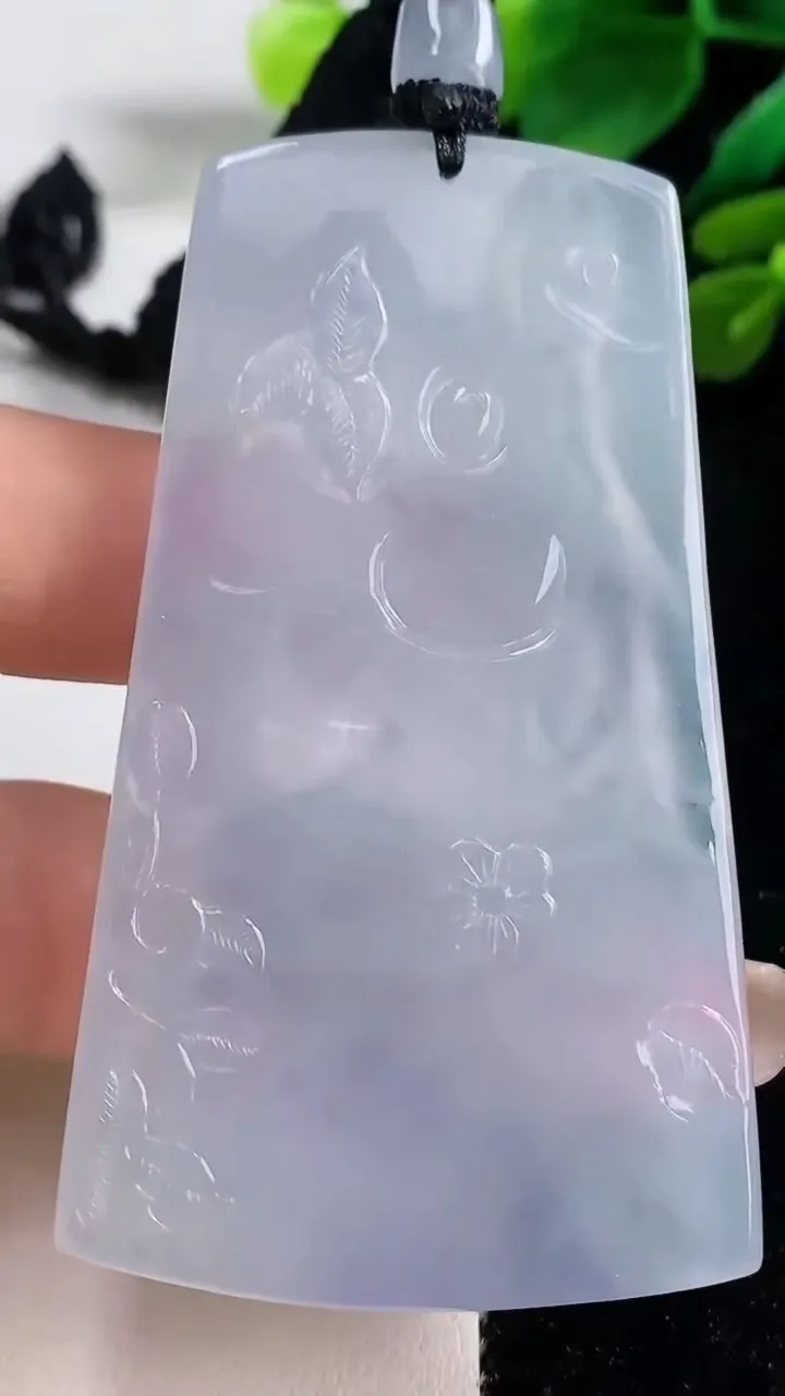 天然A货翡翠种紫罗兰大势至观音菩萨吊坠，尺寸68.3-39.3-5，重量:37.54g
9月5日