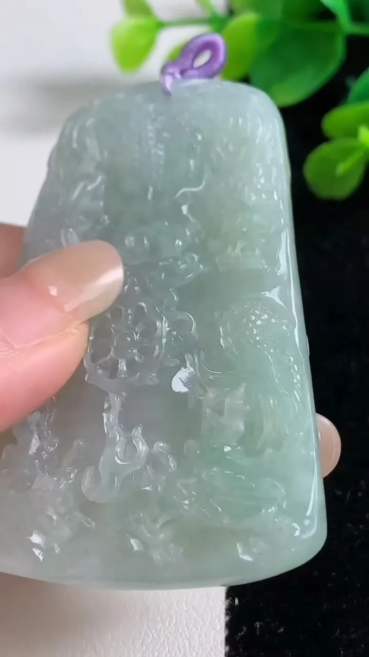 天然A货翡翠九龙至尊 龙牌吊坠，尺寸63./-45.2-10，重量:49.00g
9月5日