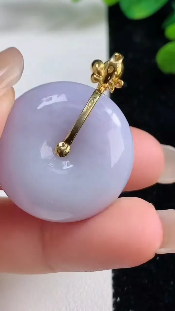 天然A货翡翠18k金紫罗兰平安扣吊坠，尺寸27-12，重量:19.50g
9月5日