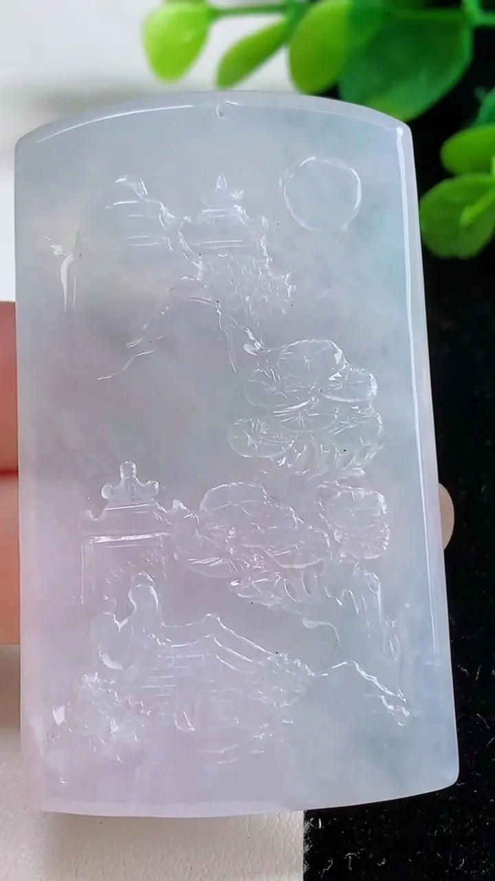 天然A货翡翠山水牌吊坠，尺寸62-36.4-3.5，重量:24.15g
9月5日