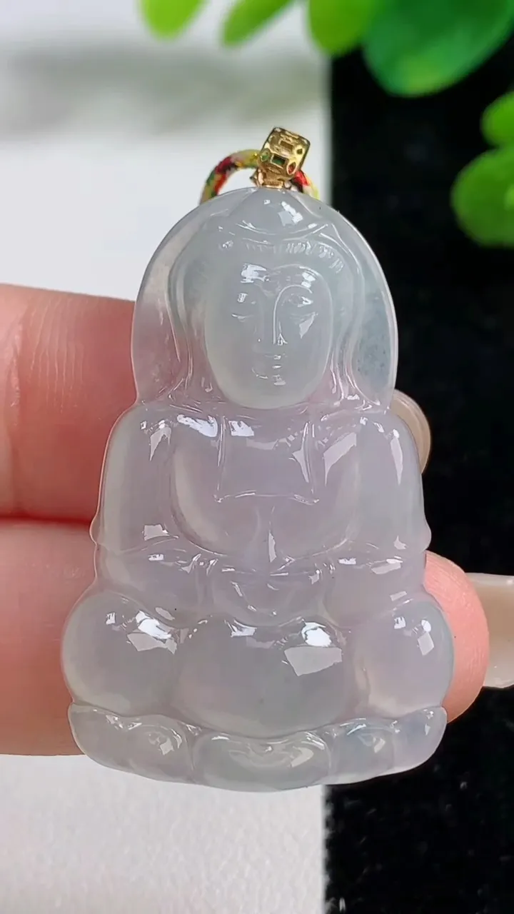天然A货翡翠种白冰观音菩萨吊坠，尺寸38-25-4，重量:6.65g
9月5日