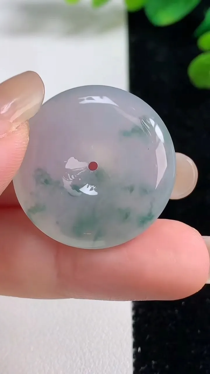 天然A货翡翠冰种飘花平安扣吊坠，尺寸27-5.8，重量:9.32g
9月5日