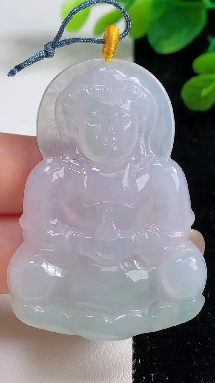 天然A货翡翠观音菩萨吊坠，尺寸53.3-37.2-5，重量:19.34g
9月5日