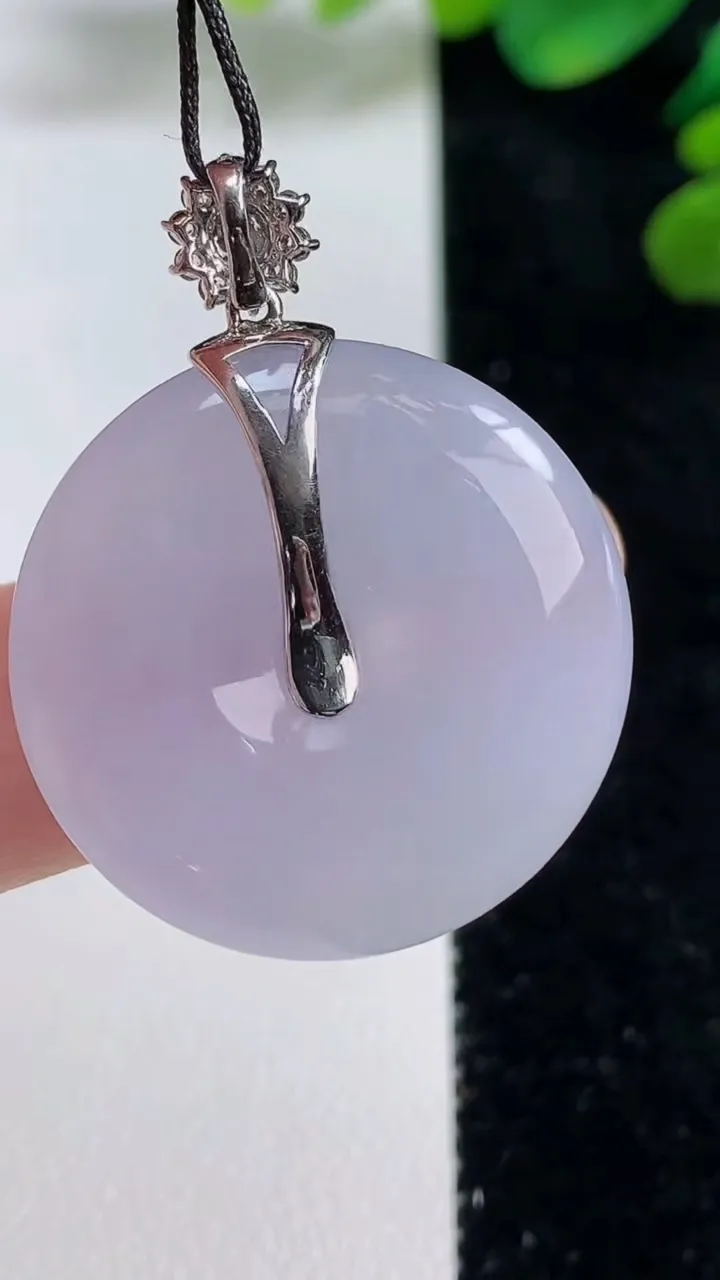 天然A货翡翠种紫罗兰平安扣吊坠，尺寸26.8-5.6，重量:9.76g
9月5日