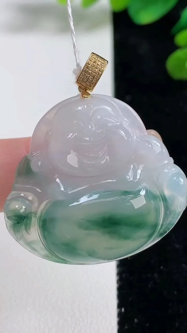 天然A货翡翠种飘花佛公吊坠，尺寸32.4-35-6，重量:10.46g
9月5日