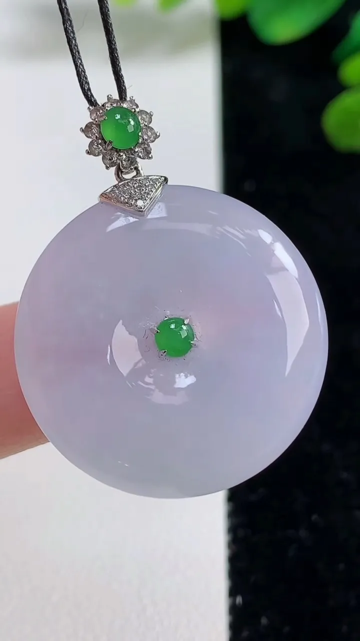 天然A货翡翠种紫罗兰平安扣吊坠，尺寸26.8-5.6，重量:9.76g
9月5日