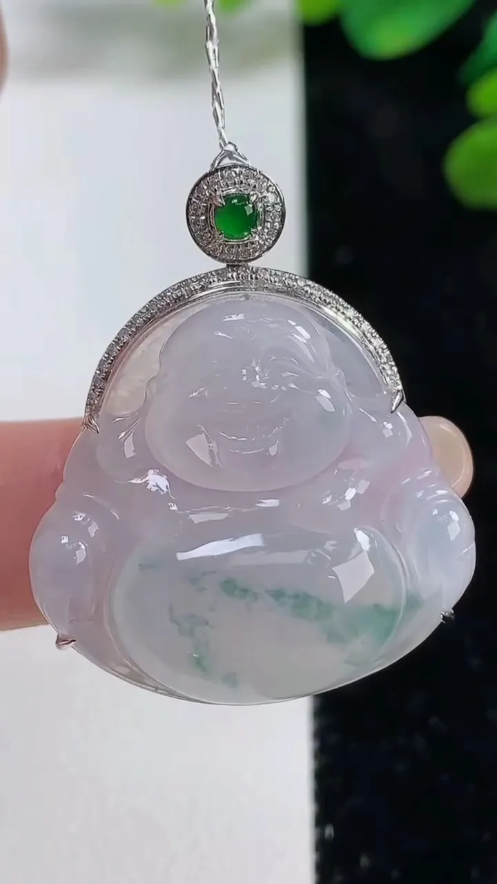 天然A货翡翠种飘花佛公吊坠，尺寸34.2-26.6-27.8-8.3，重量:7.20g
9月5日
