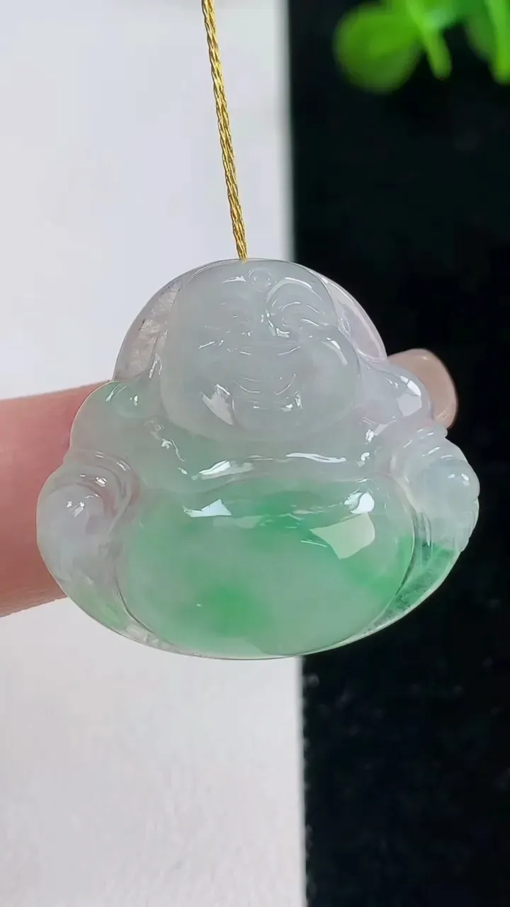 天然A货翡翠佛公吊坠，尺寸25.5-27.6-5.5，重量:6.35g
9月6日
