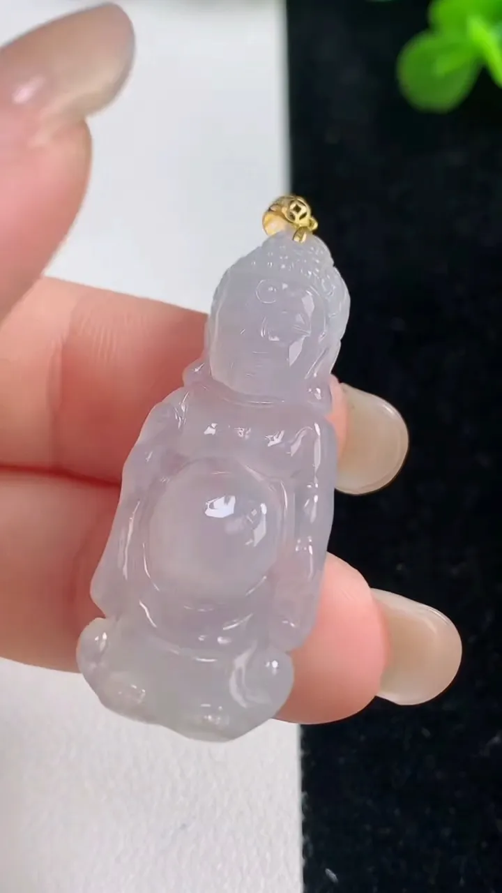 天然A货翡翠种白冰站佛 佛公吊坠，尺寸37.6-16.4-5.3，重量:5.58g
9月6日