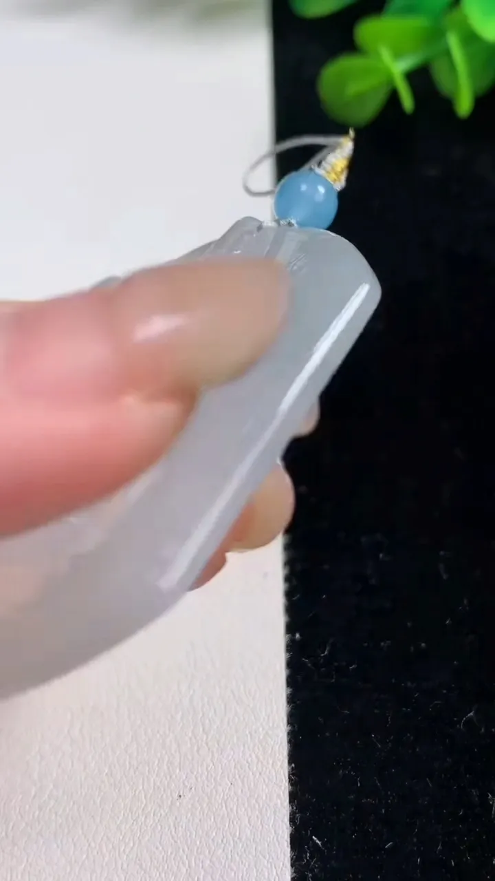 天然A货翡翠虚空藏观音菩萨吊坠，尺寸54.8-47-5，重量:32.14g
9月6日