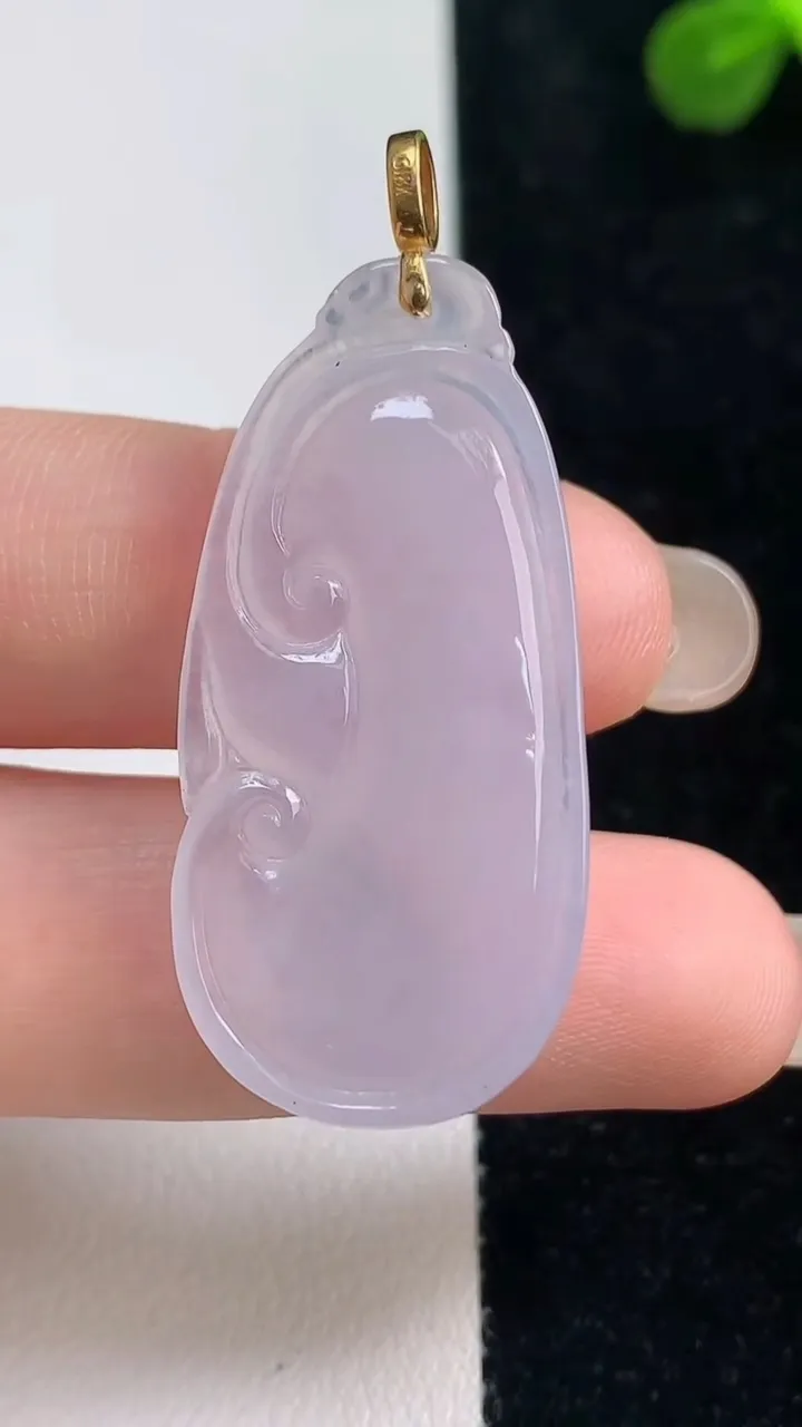 天然A货翡翠种紫罗兰如意吊坠，尺寸36.2-18.4-5，重量:5.92g
9月6日