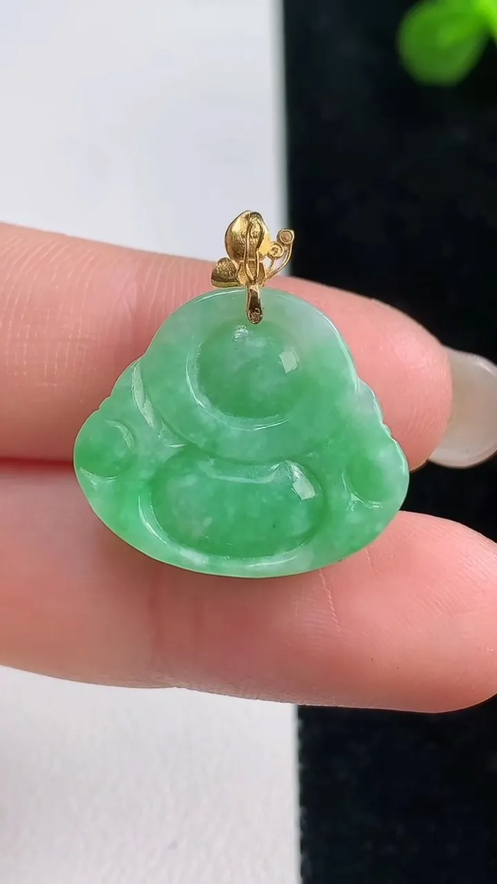 天然A货翡翠佛公吊坠，尺寸18.2-21-5，重量:3.25g
9月6日