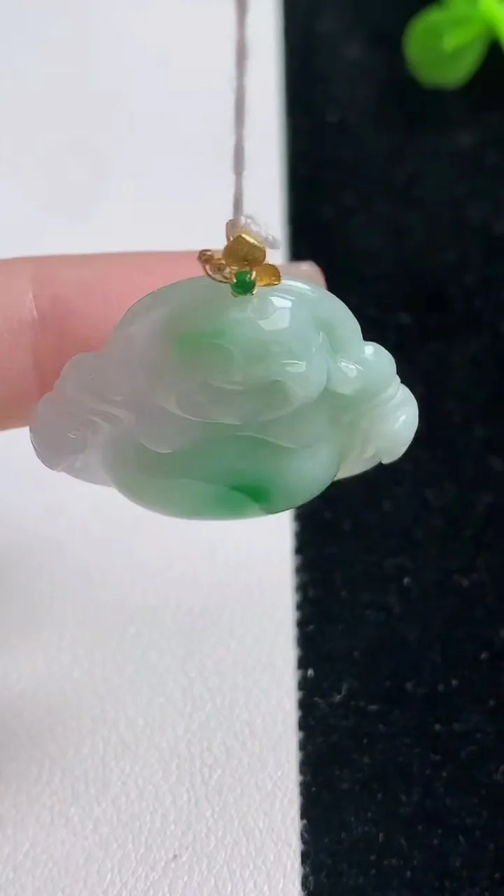 天然A货翡翠佛公吊坠，尺寸25.2-30-5.6，重量:6.45g
9月6日