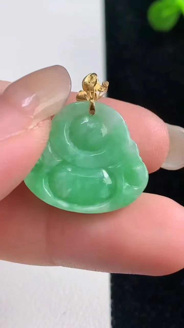 天然A货翡翠佛公吊坠，尺寸18.2-21-5，重量:3.25g
9月6日