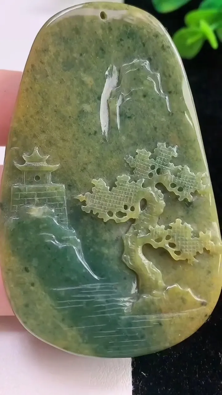 天然A货翡翠蓝水双彩山水牌吊坠，尺寸72.6-46-14，重:86.64g
9月6日