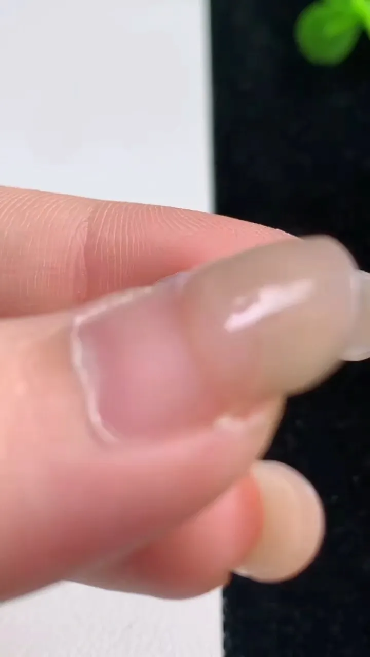 天然A货翡翠种白冰小象吊坠，尺寸16-19.8-3，重量:2.30g
9月6日