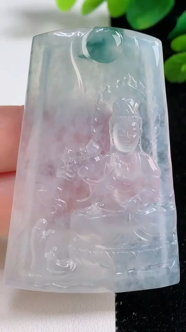 天然A货翡翠种飘花大势至观音菩萨吊坠，尺寸60.7-39.7-4.4，重量:26.76g
9月6日